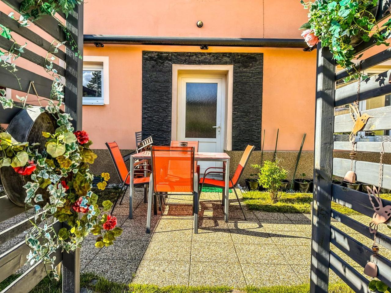 Apartman Pod Hradem Horšovský Týn Esterno foto