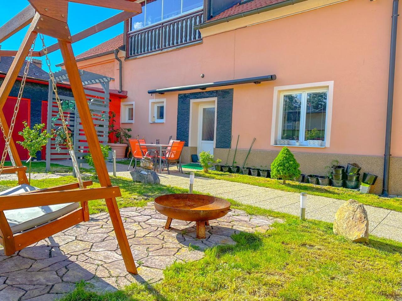 Apartman Pod Hradem Horšovský Týn Esterno foto